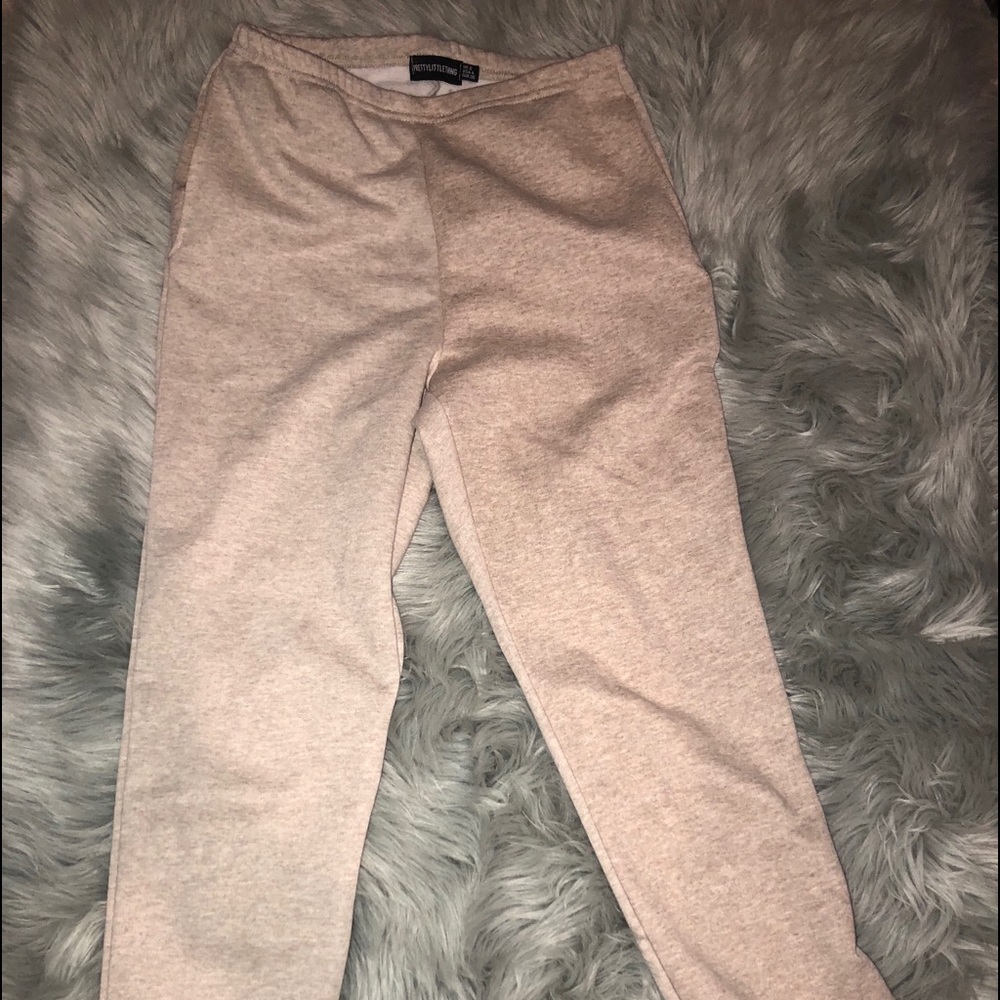 Prettylittlething CASUAL JOGGER -tan